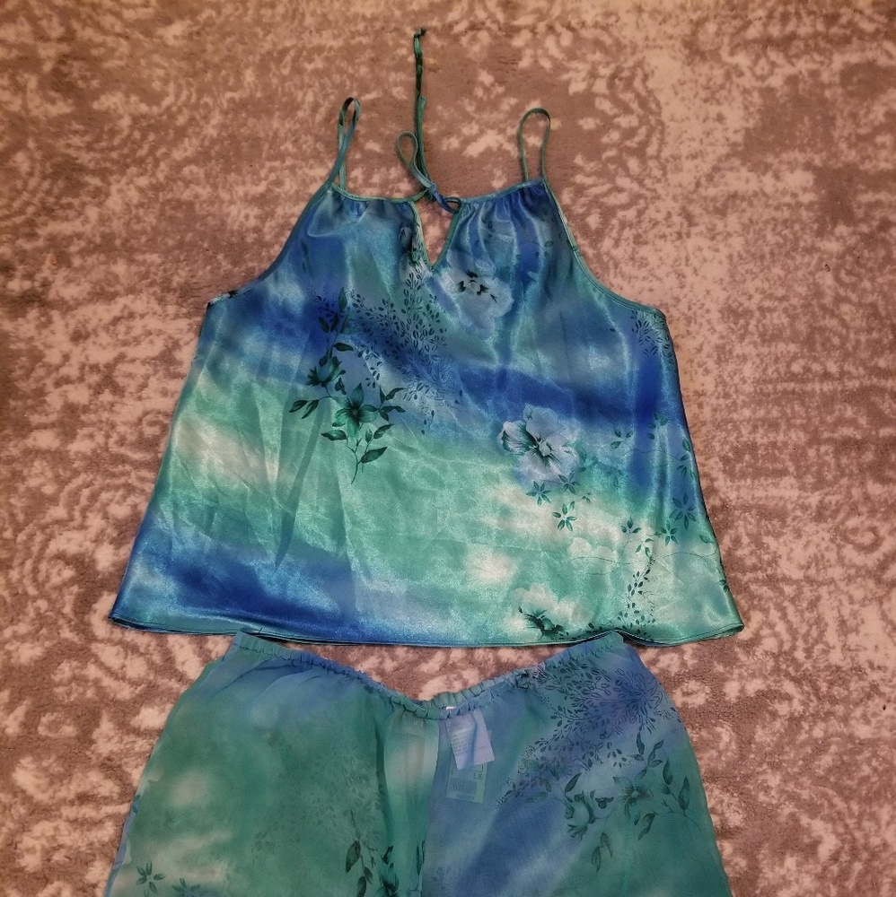 Jaclyn Smith Camisole and bottoms